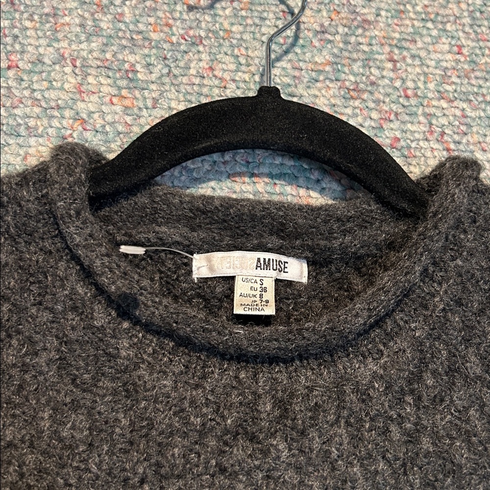NWT SIZE Small Black/Grey Fringe Sweater - Picture 10 of 11